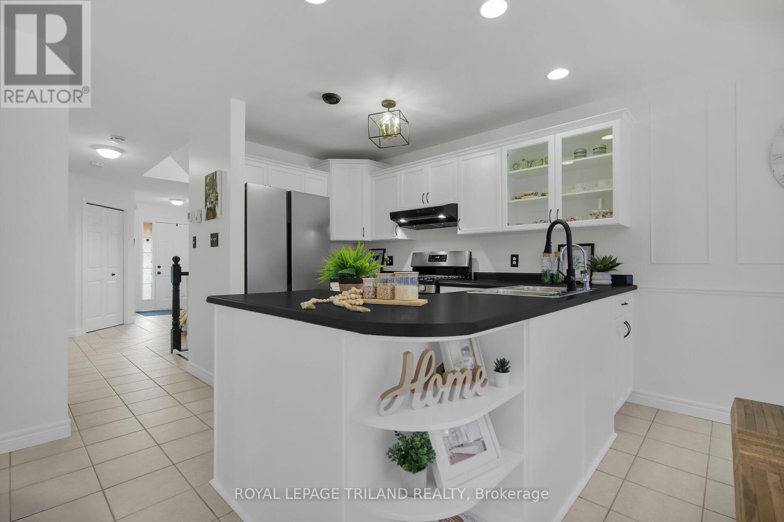 1547 Beaverbrook Avenue, London North (North M), Ontario  N6H 5V3 - Photo 7 - X12502756