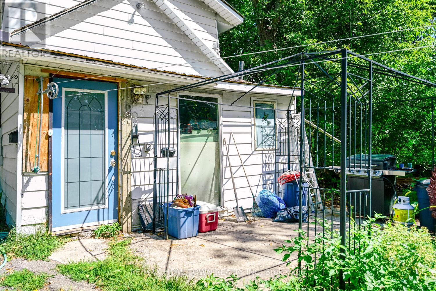 44 Stewart Boulevard, Brockville, Ontario K6V 4W1 - Photo 6 - X12375398