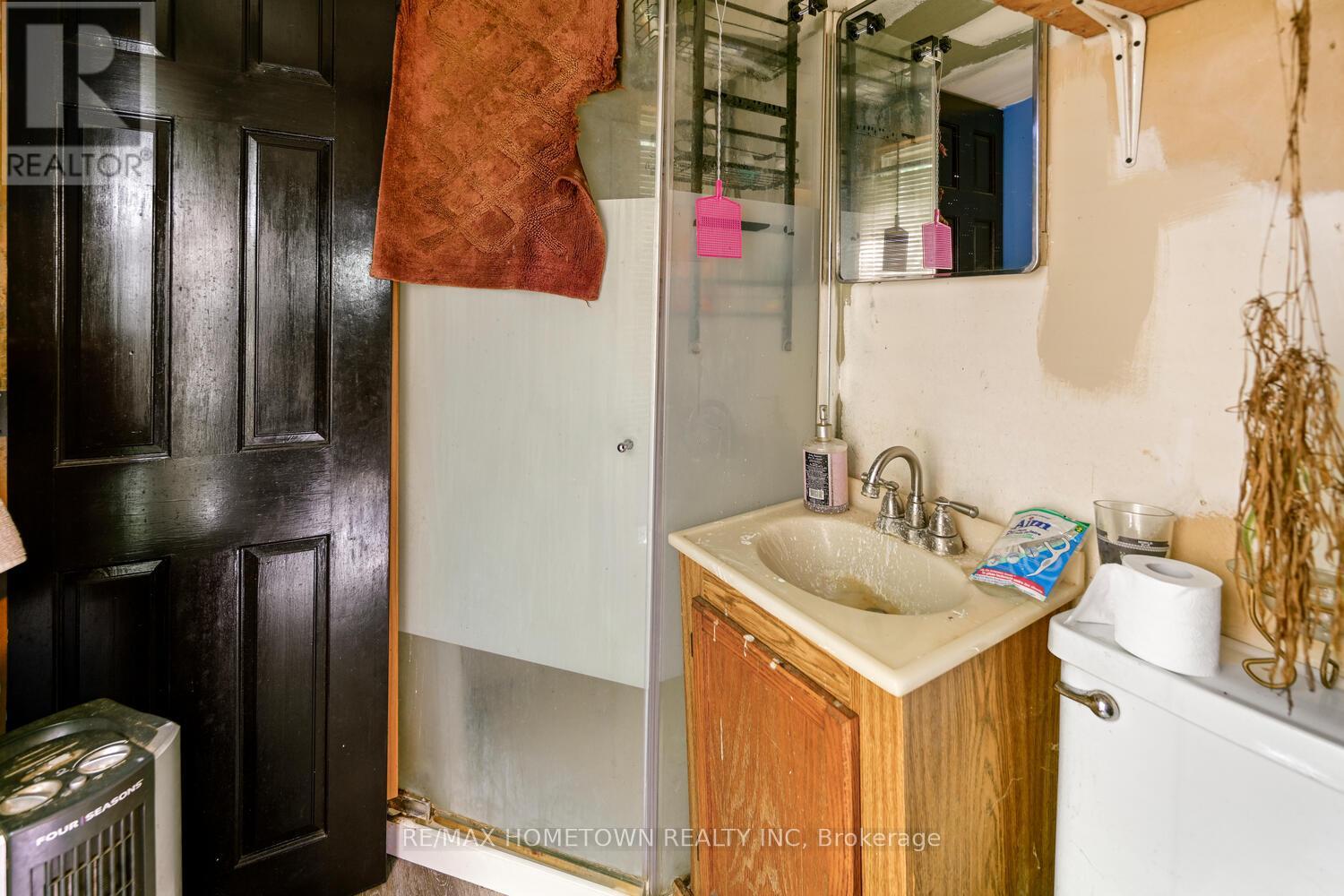 44 Stewart Boulevard, Brockville, Ontario K6V 4W1 - Photo 17 - X12375398