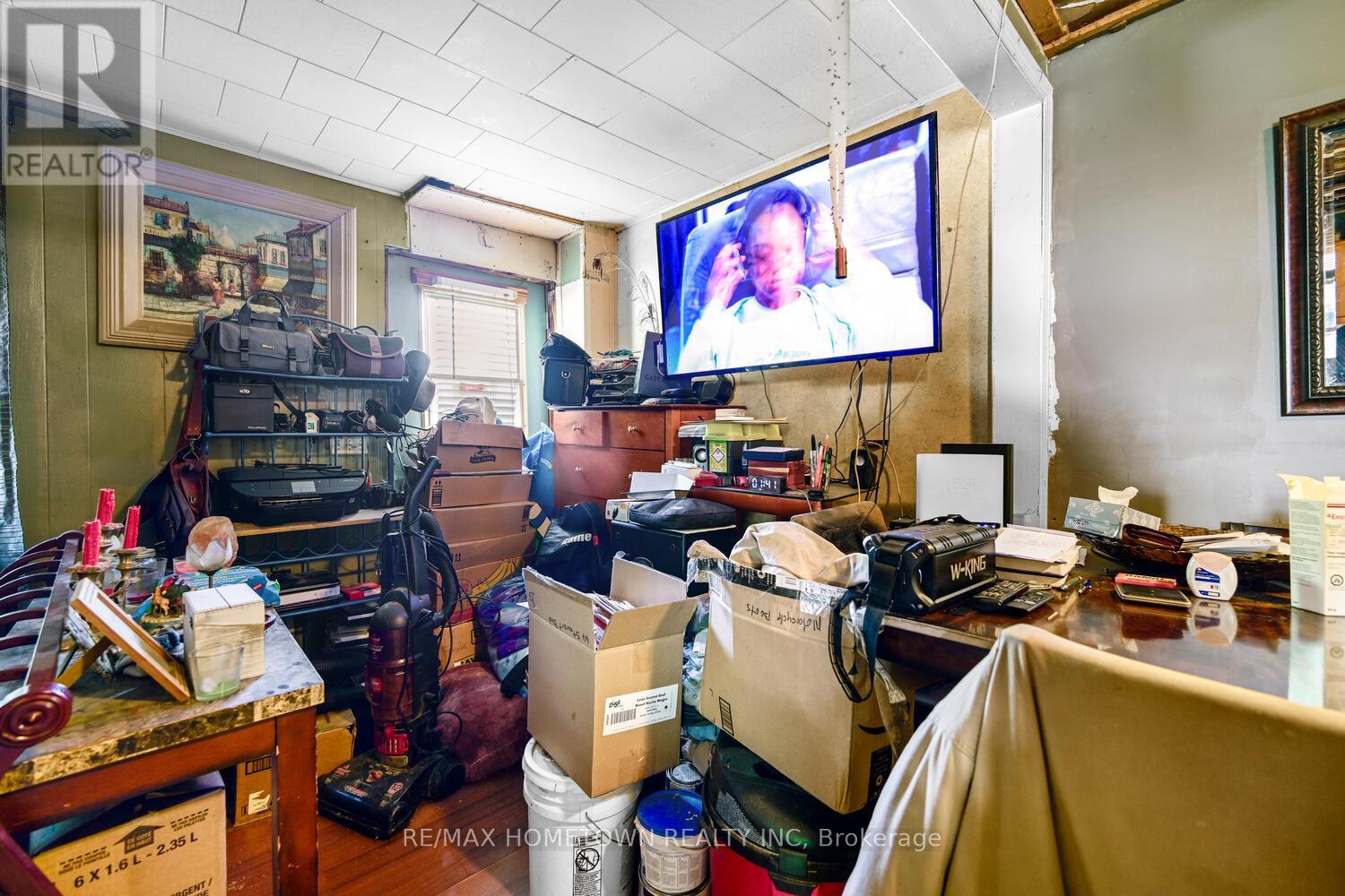 44 Stewart Boulevard, Brockville, Ontario K6V 4W1 - Photo 18 - X12375398