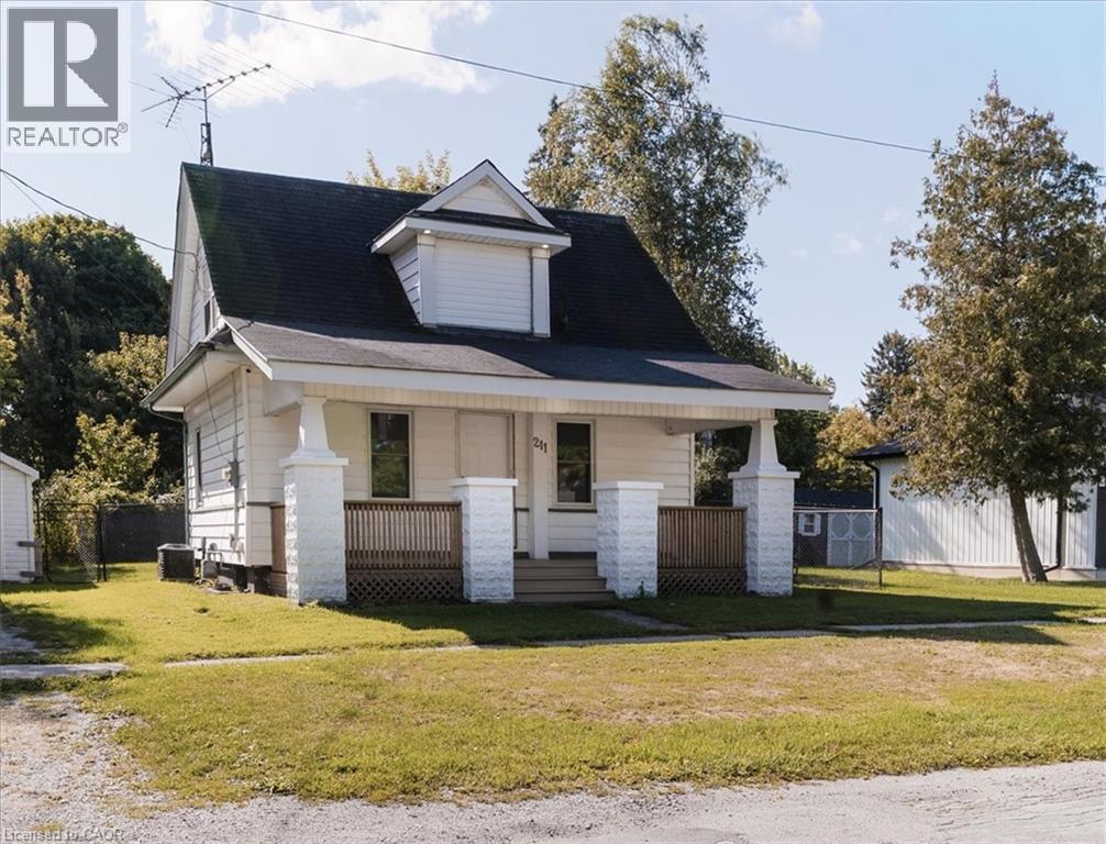 211 Mcnab Street W, Port Dover, Ontario  N0A 1N0 - Photo 2 - 40784319