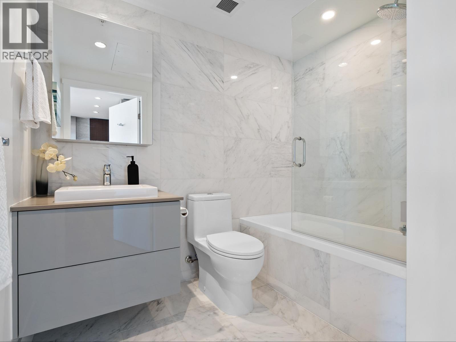 2004 1632 Lions Gate Lane, North Vancouver, British Columbia  V7P 0E2 - Photo 25 - R3061441