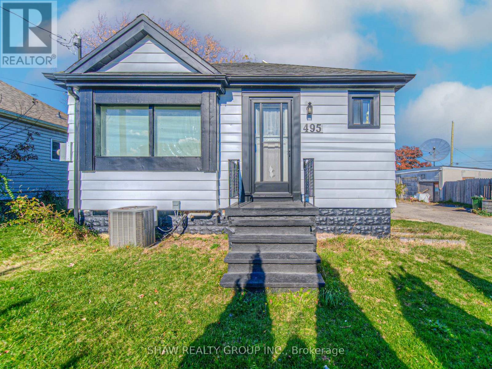 495 Melvin Avenue, Hamilton, Ontario  L8H 2L9 - Photo 2 - X12502324