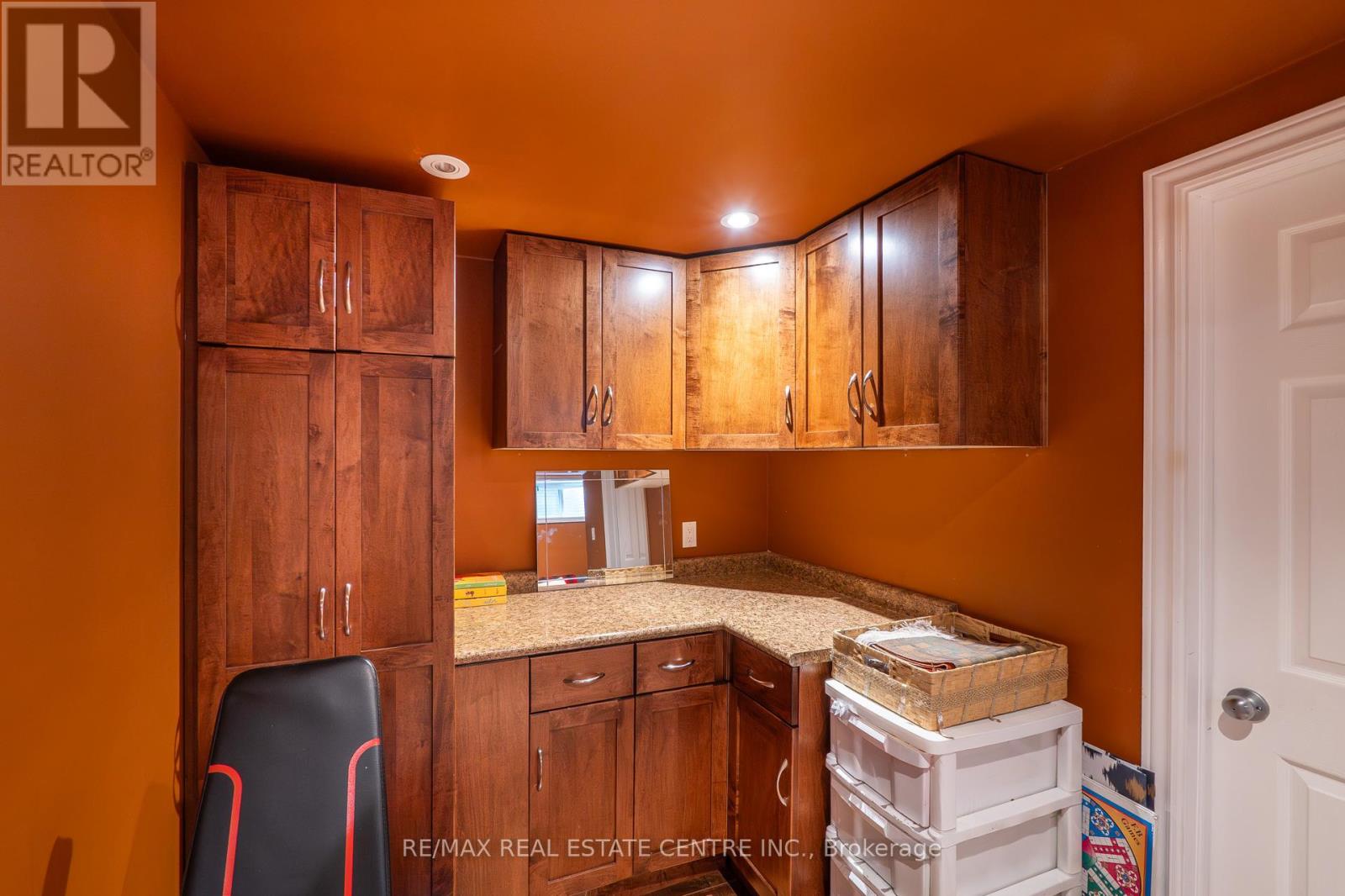 110 Oakes Crescent, Guelph, Ontario  N1E 0J5 - Photo 35 - X12502374