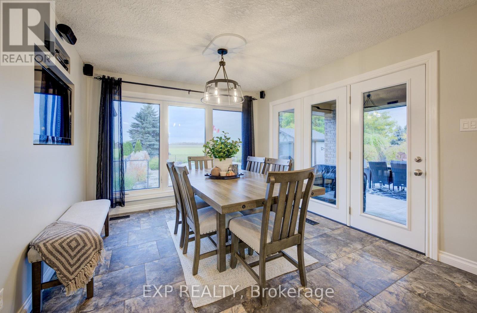 28 Musselman Crescent, Woolwich, Ontario  N0B 1N0 - Photo 12 - X12502378