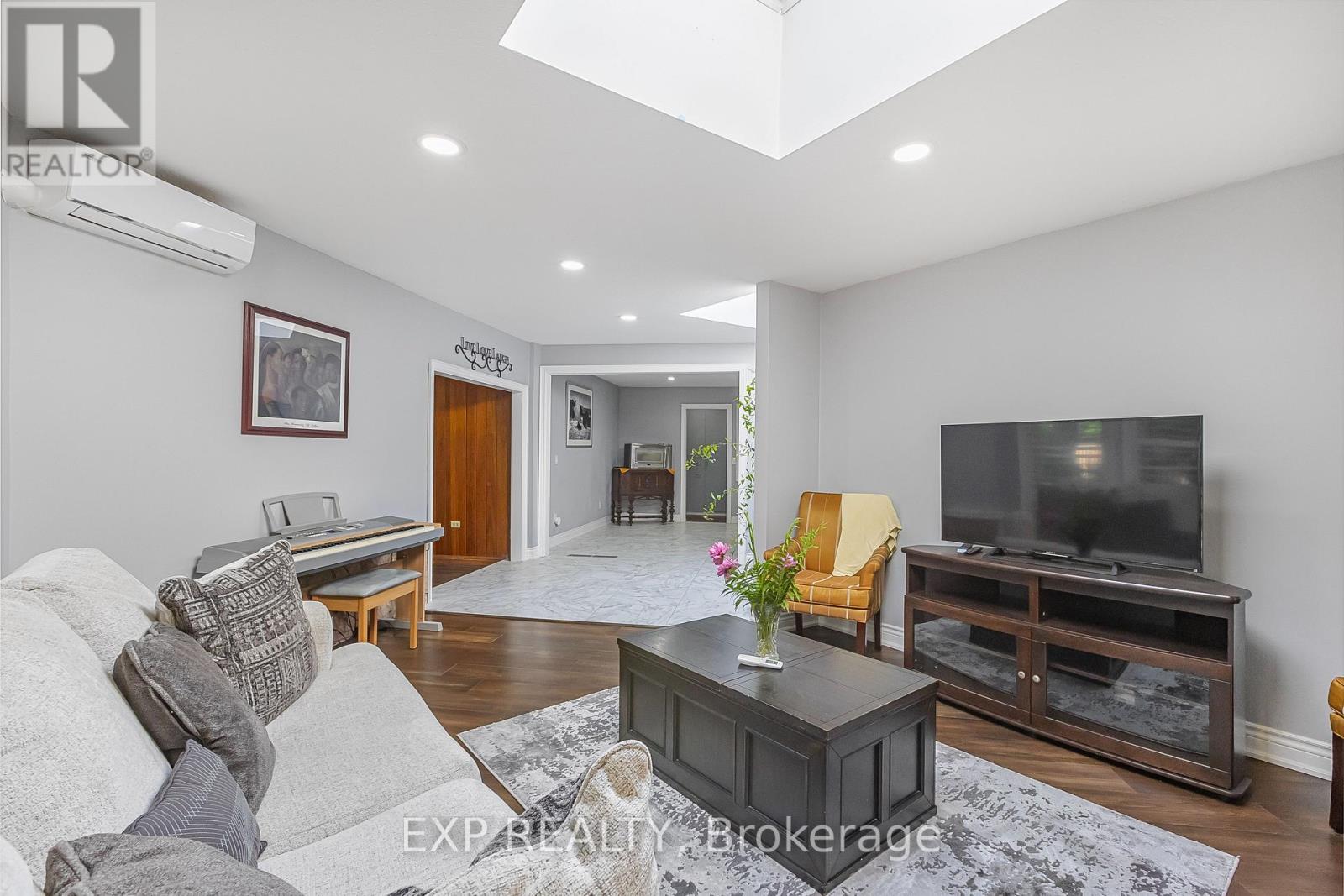 87 Tutela Heights Road, Brant, Ontario  N3T 1A4 - Photo 12 - X12502444