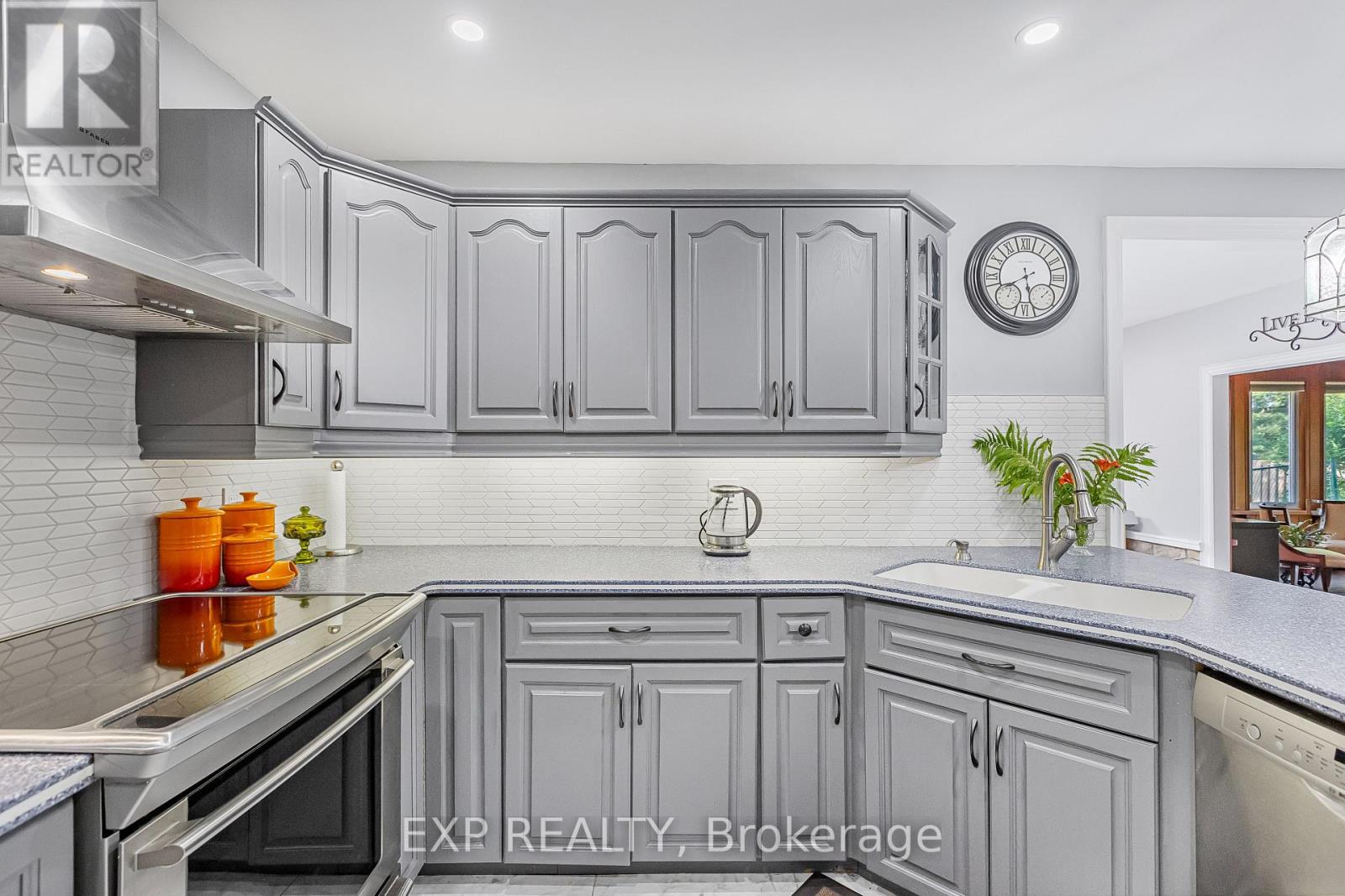 87 Tutela Heights Road, Brant, Ontario  N3T 1A4 - Photo 6 - X12502444