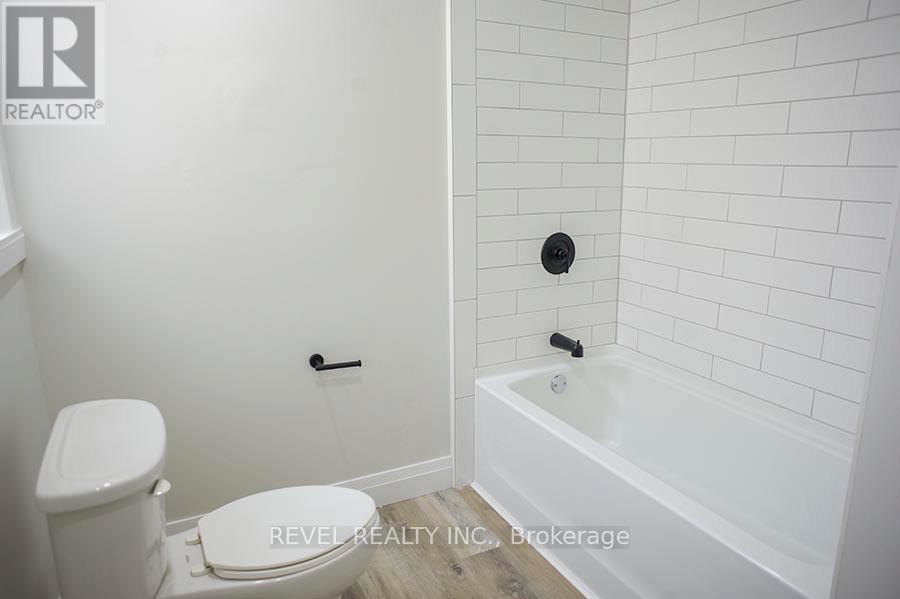 2 - 160 Darling Street, Brantford, Ontario  N3S 3W6 - Photo 11 - X12502490