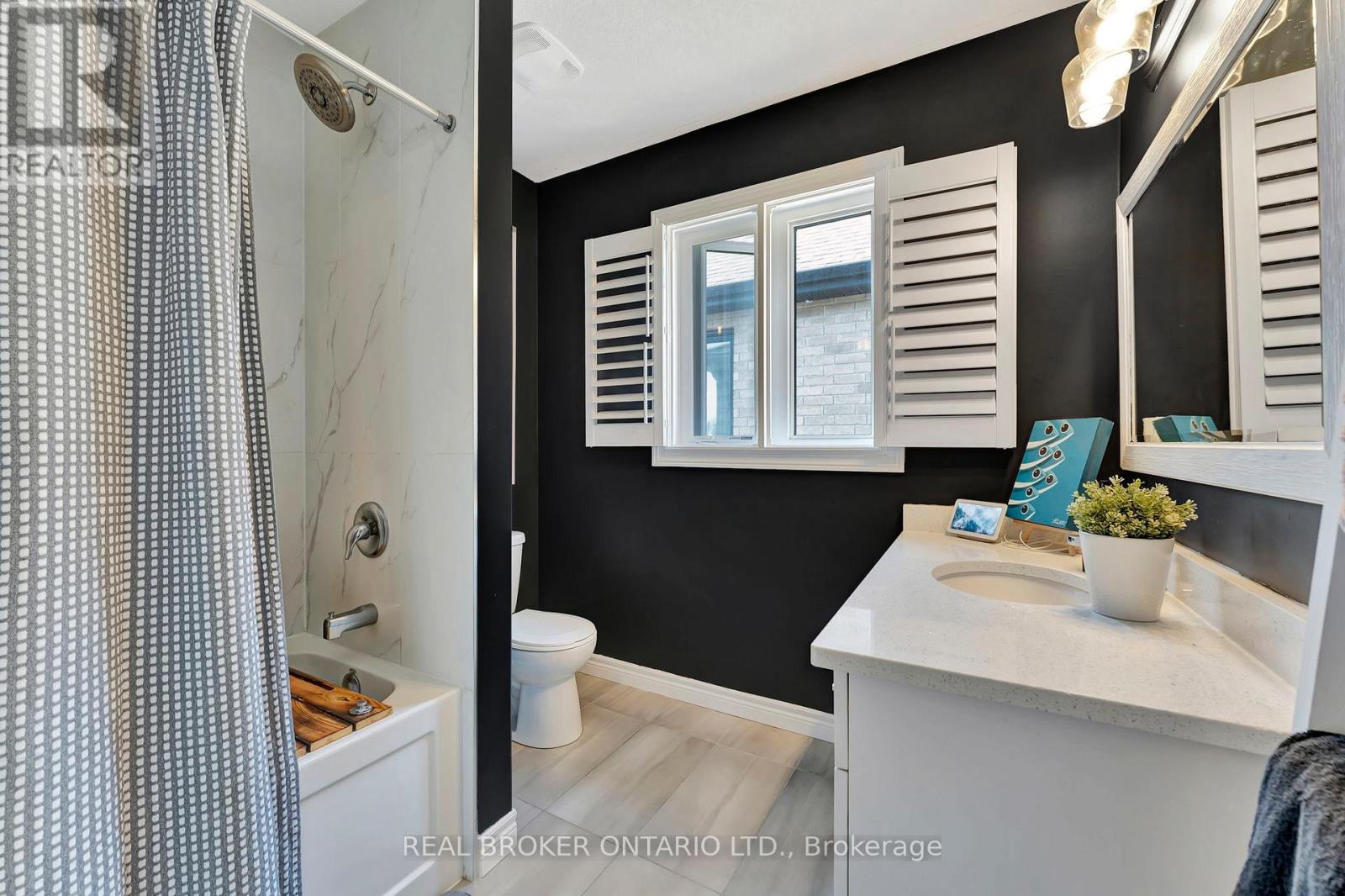 3 Crawford Place, Brant, Ontario  N3L 0A6 - Photo 17 - X12502564