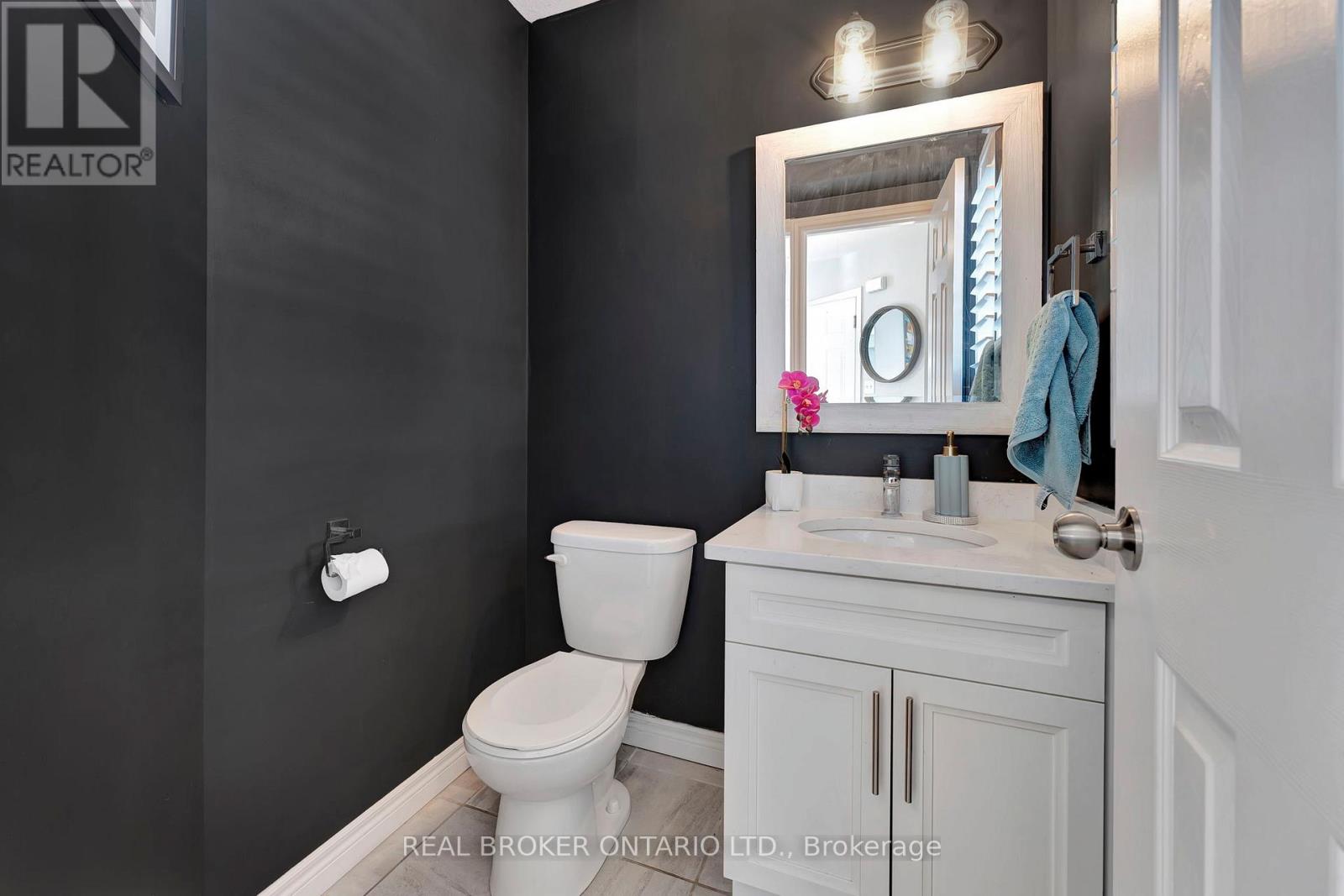 3 Crawford Place, Brant, Ontario  N3L 0A6 - Photo 6 - X12502564