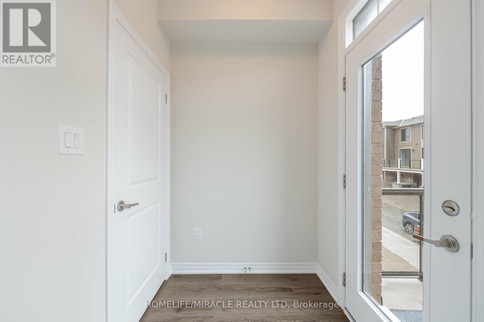 70 - 10 Birmingham Drive E, Cambridge, Ontario  N1R 0C6 - Photo 21 - X12502608