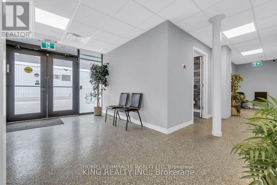 389 Lyle (Main Floor) Street, London East, Ontario  N5W 3R6 - Photo 4 - X12502610