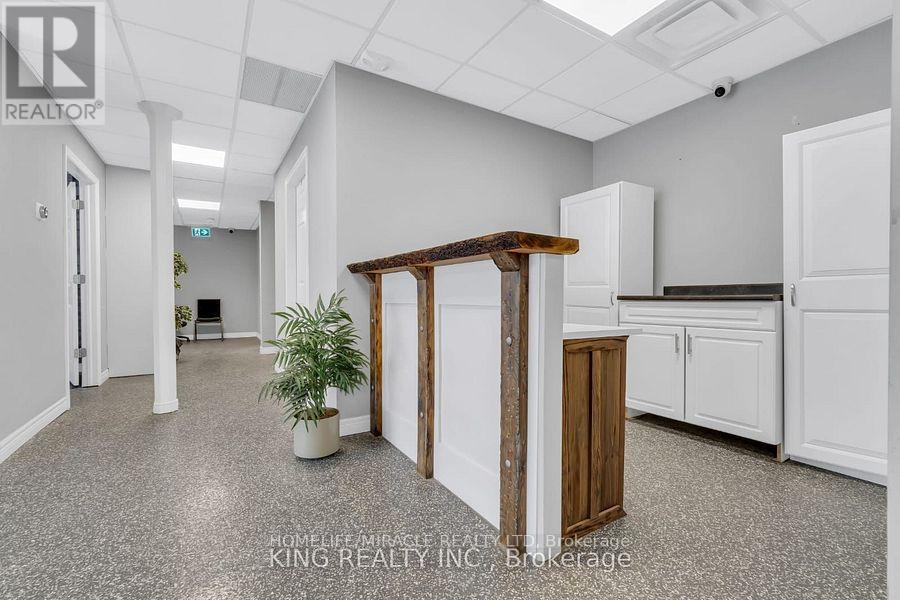 389 Lyle (Main Floor) Street, London East, Ontario  N5W 3R6 - Photo 5 - X12502610