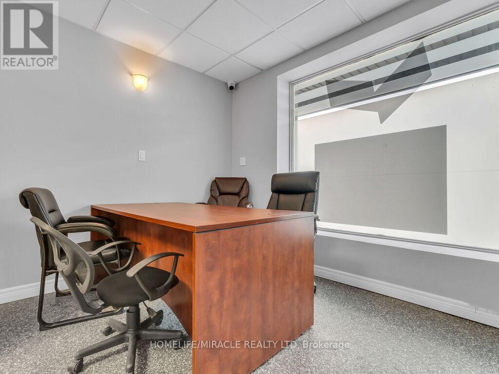 389 Lyle (Main Floor) Street, London East, Ontario  N5W 3R6 - Photo 8 - X12502610