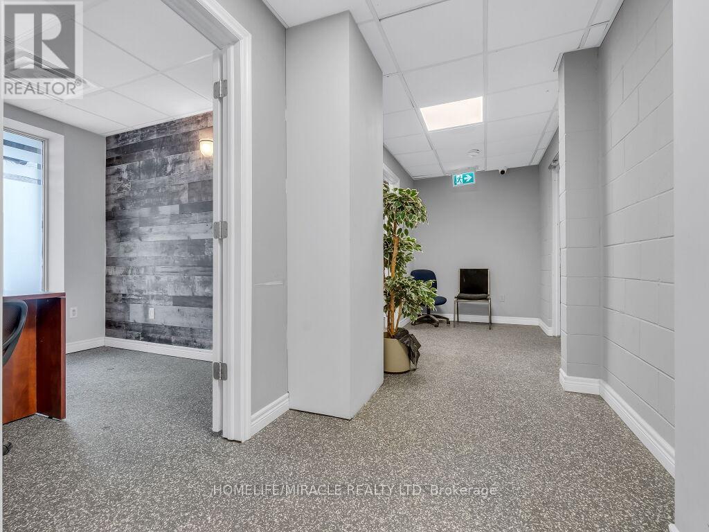 389 Lyle (Main Floor) Street, London East, Ontario  N5W 3R6 - Photo 9 - X12502610