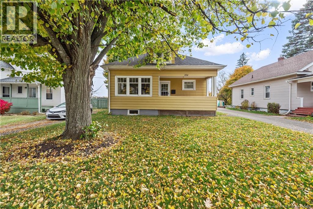 244 Salisbury Road, Moncton, New Brunswick  E1E 1A7 - Photo 2 - NB128999