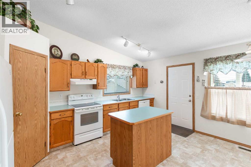 131 Tipping Close Se, Airdrie, Alberta  T4A 2A7 - Photo 9 - A2268362