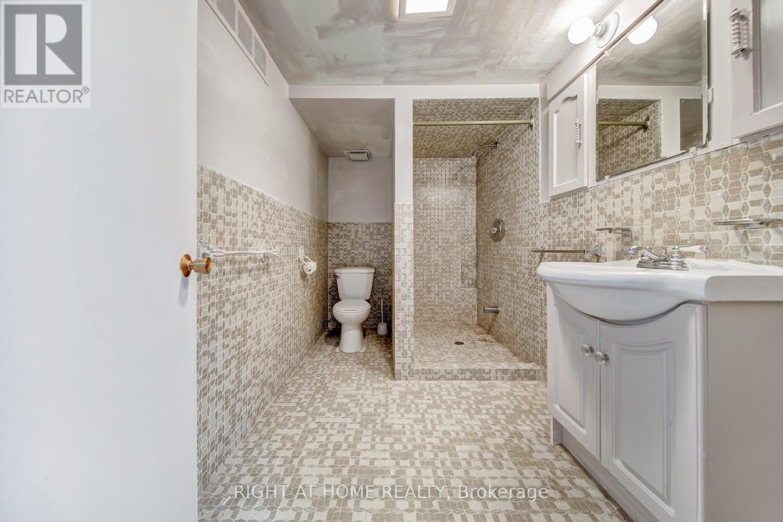 357 Drewry Avenue, Toronto, Ontario  M2R 2K3 - Photo 27 - C12502370