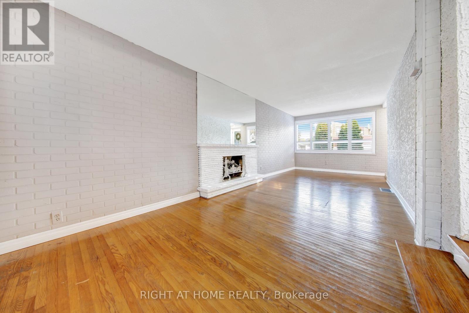 357 Drewry Avenue, Toronto, Ontario  M2R 2K3 - Photo 8 - C12502370