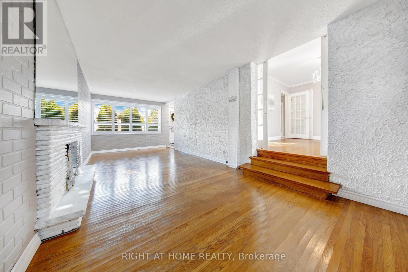 357 Drewry Avenue, Toronto, Ontario  M2R 2K3 - Photo 7 - C12502370