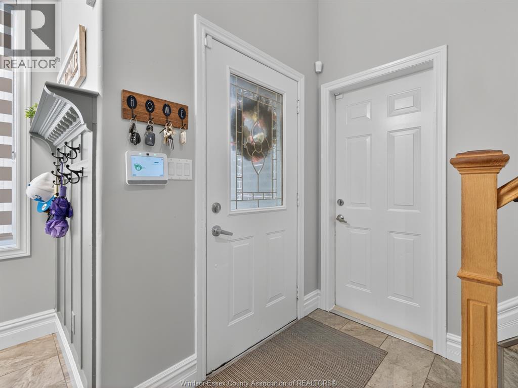 2487 Duneshill, Windsor, Ontario  N8P 1V6 - Photo 3 - 25027821
