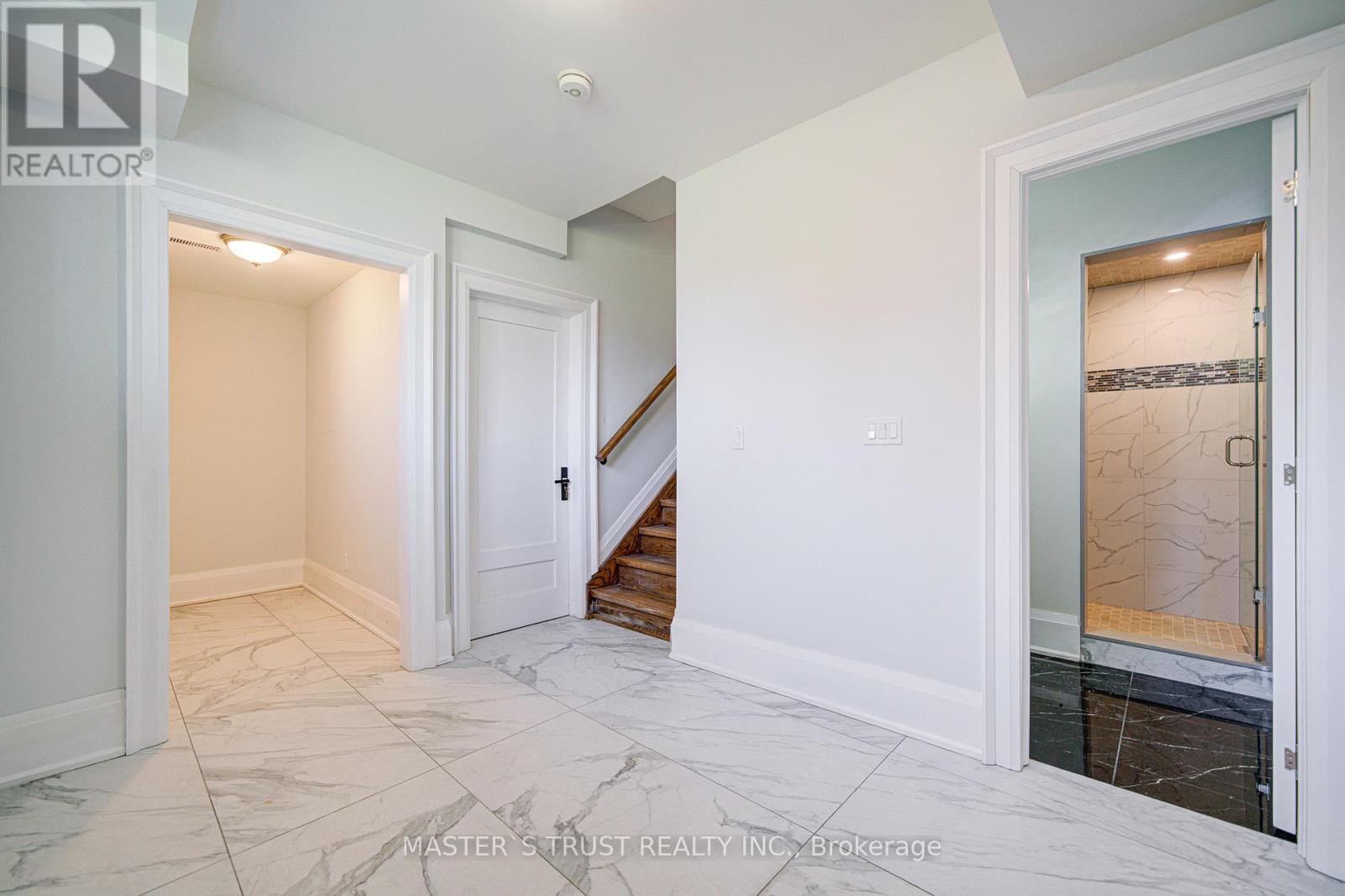 36 Sussex Avenue, Richmond Hill, Ontario  L4C 2E6 - Photo 39 - N12502492