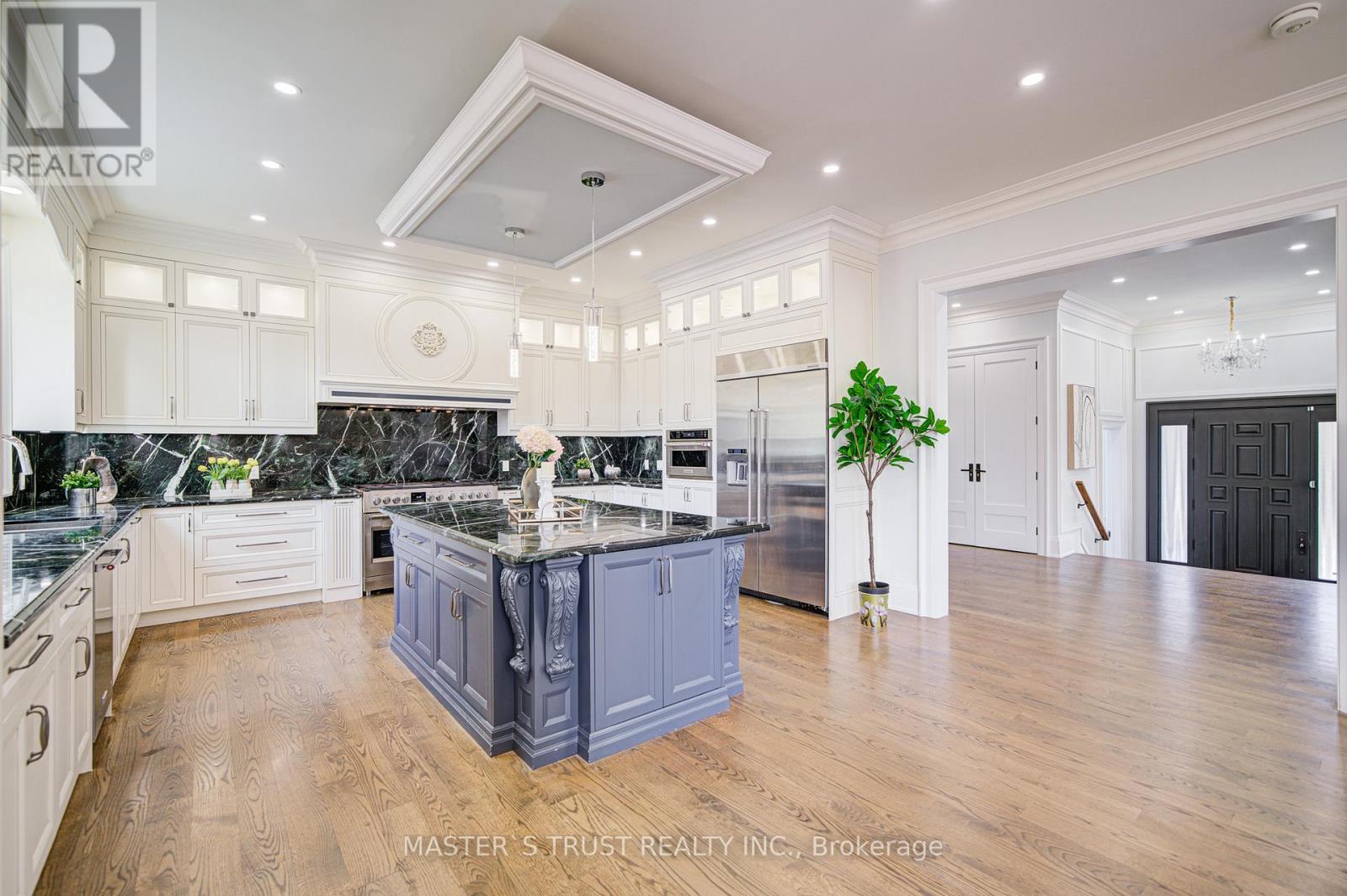 36 Sussex Avenue, Richmond Hill, Ontario  L4C 2E6 - Photo 16 - N12502492