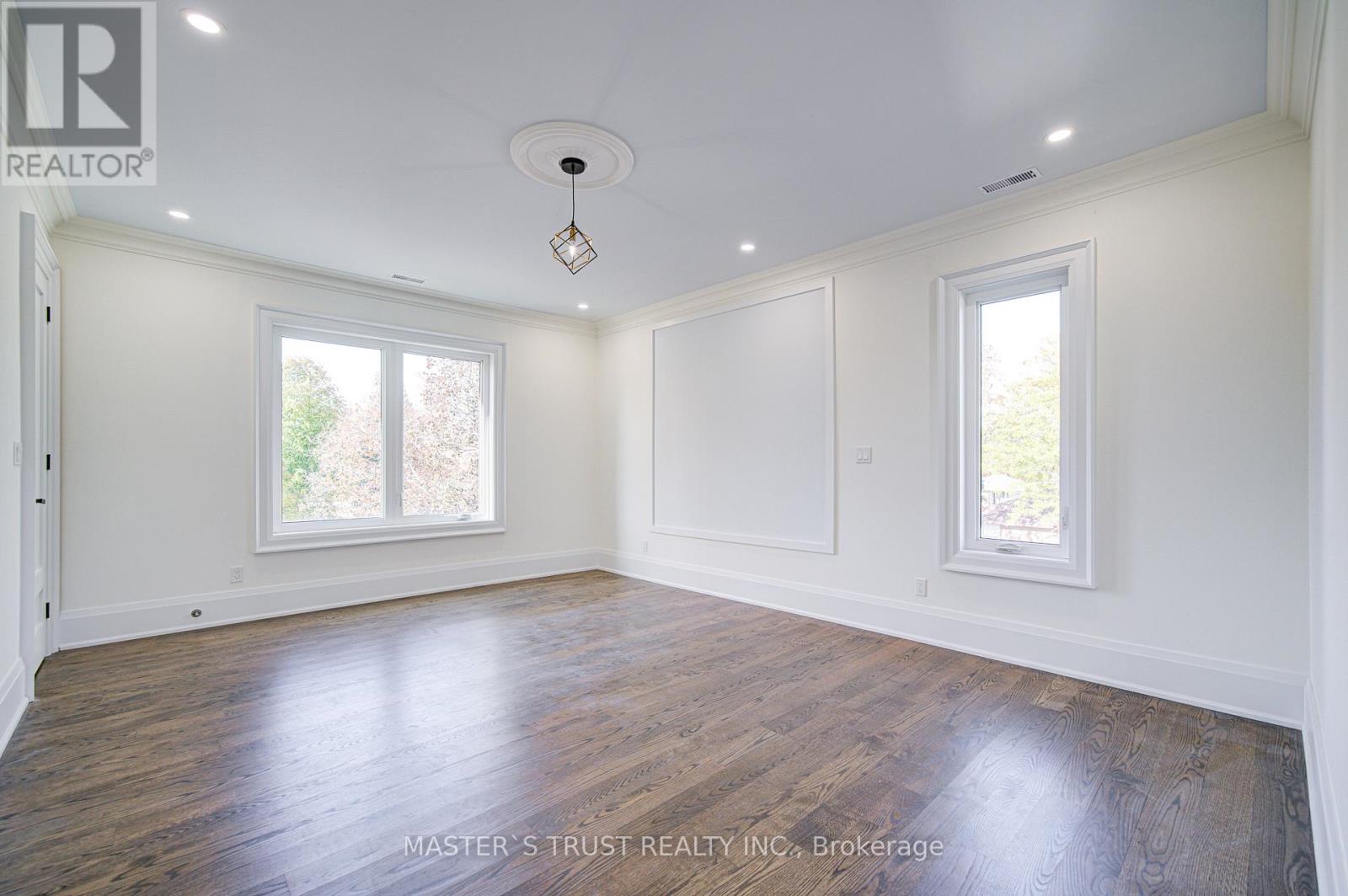 36 Sussex Avenue, Richmond Hill, Ontario  L4C 2E6 - Photo 28 - N12502492