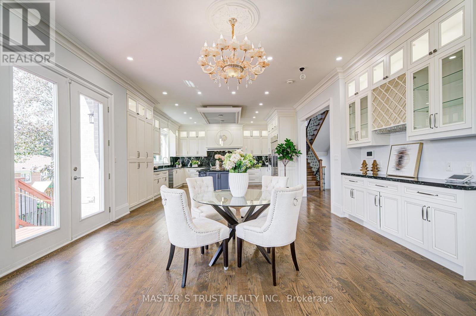 36 Sussex Avenue, Richmond Hill, Ontario  L4C 2E6 - Photo 13 - N12502492