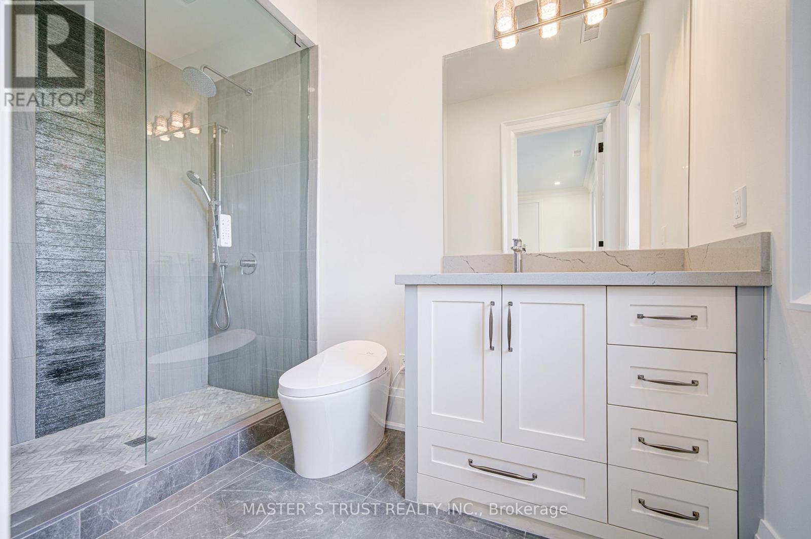 36 Sussex Avenue, Richmond Hill, Ontario  L4C 2E6 - Photo 29 - N12502492