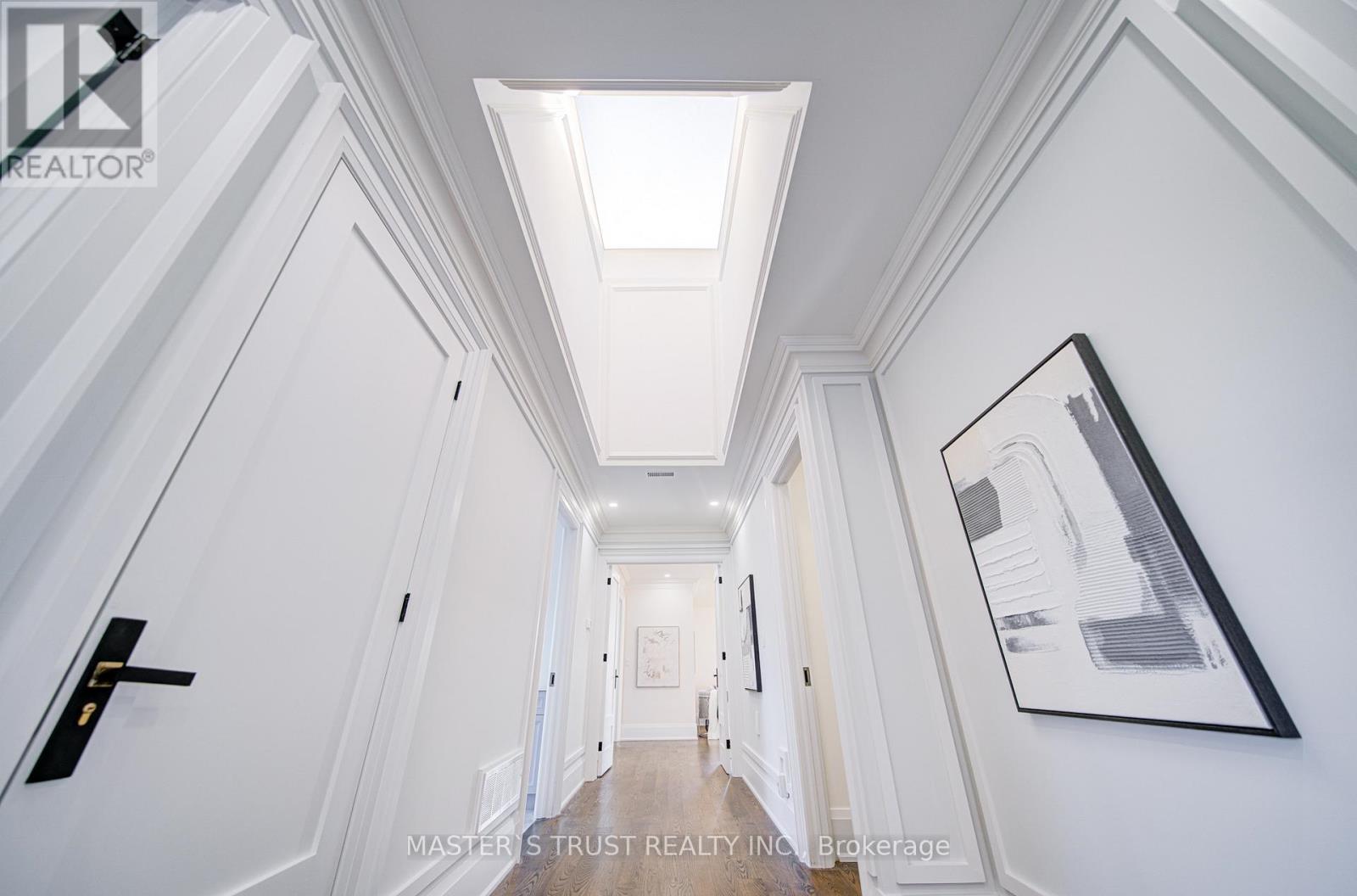 36 Sussex Avenue, Richmond Hill, Ontario  L4C 2E6 - Photo 22 - N12502492