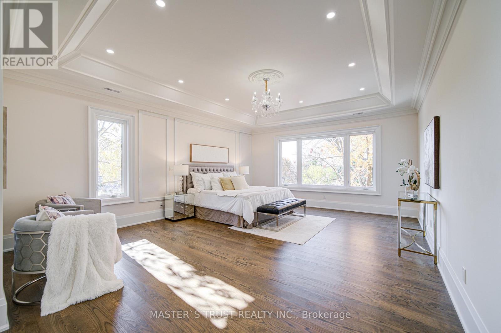 36 Sussex Avenue, Richmond Hill, Ontario  L4C 2E6 - Photo 23 - N12502492