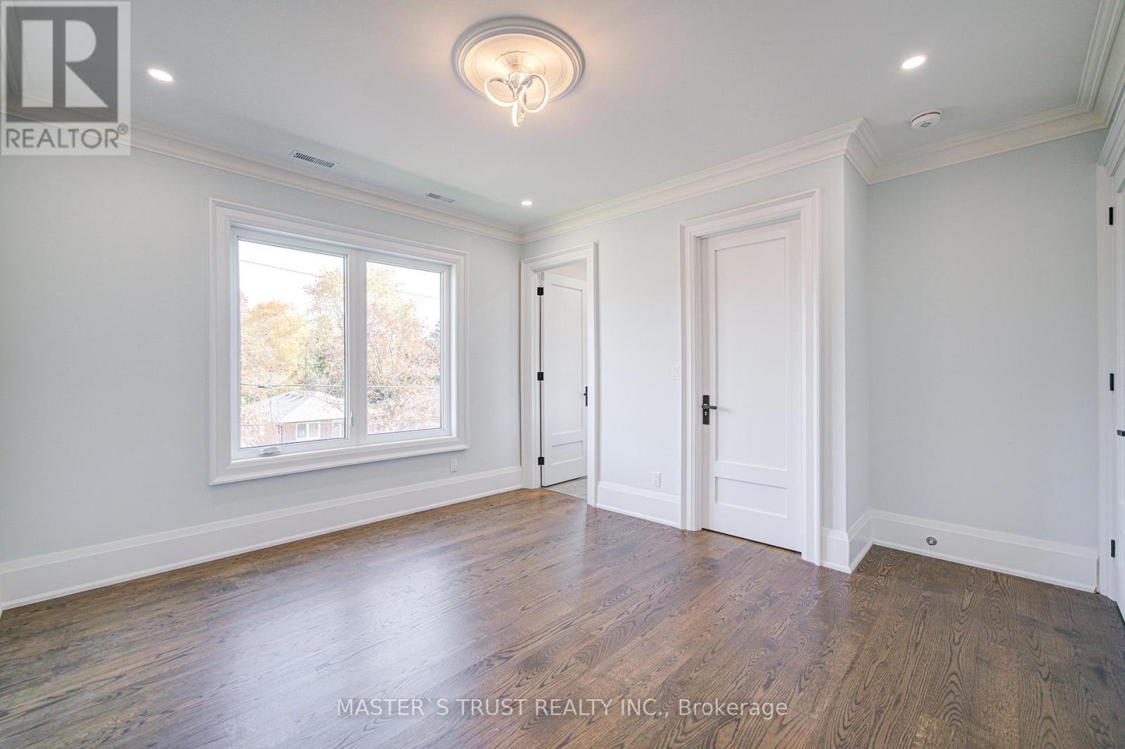 36 Sussex Avenue, Richmond Hill, Ontario  L4C 2E6 - Photo 31 - N12502492