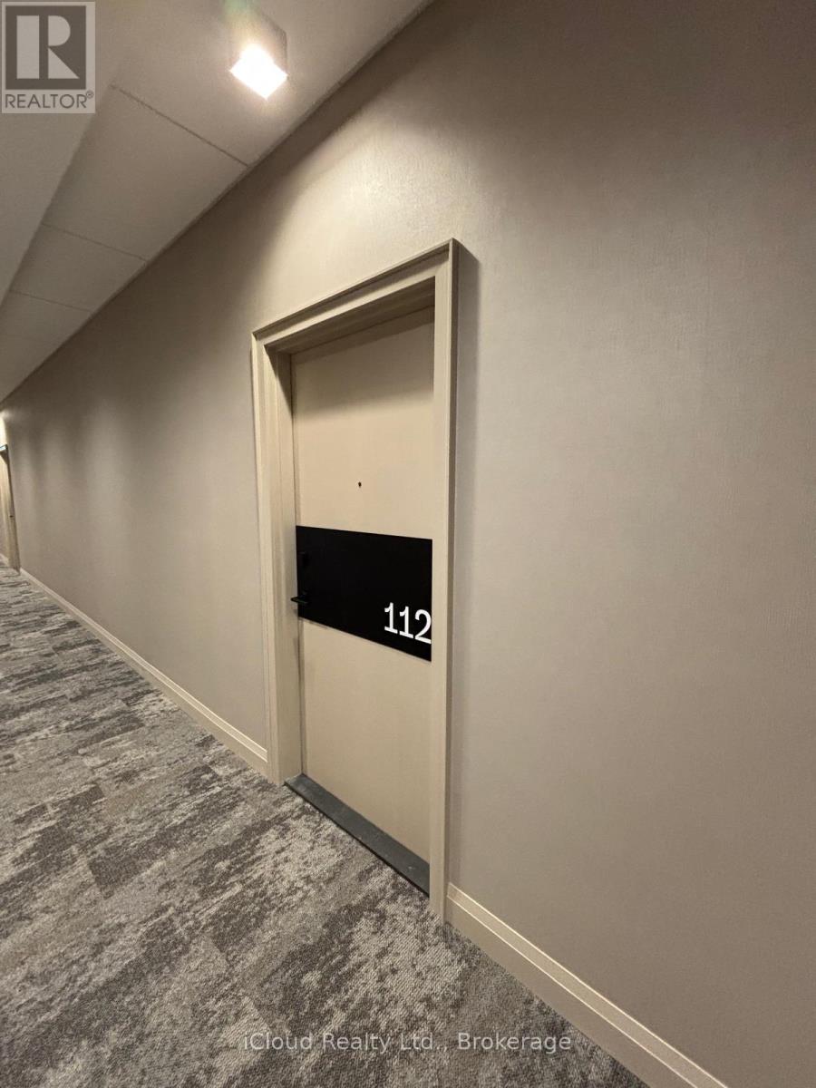 112 - 3250 Carding Mill Trail, Oakville, Ontario L6M 1L3 - Photo 2 - W12486741