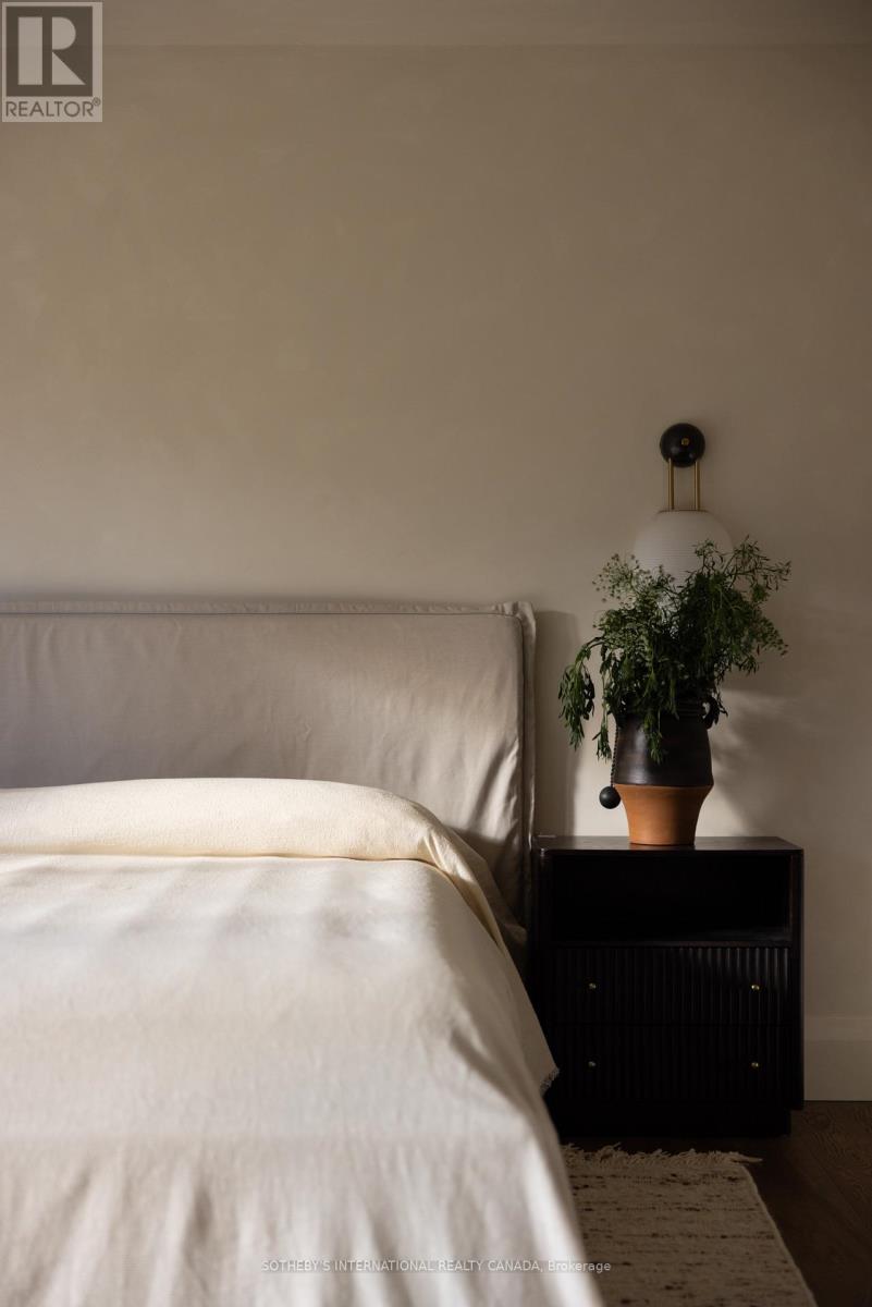 36 Rosemeade Avenue, Toronto, Ontario  M8Y 3A3 - Photo 19 - W12502514