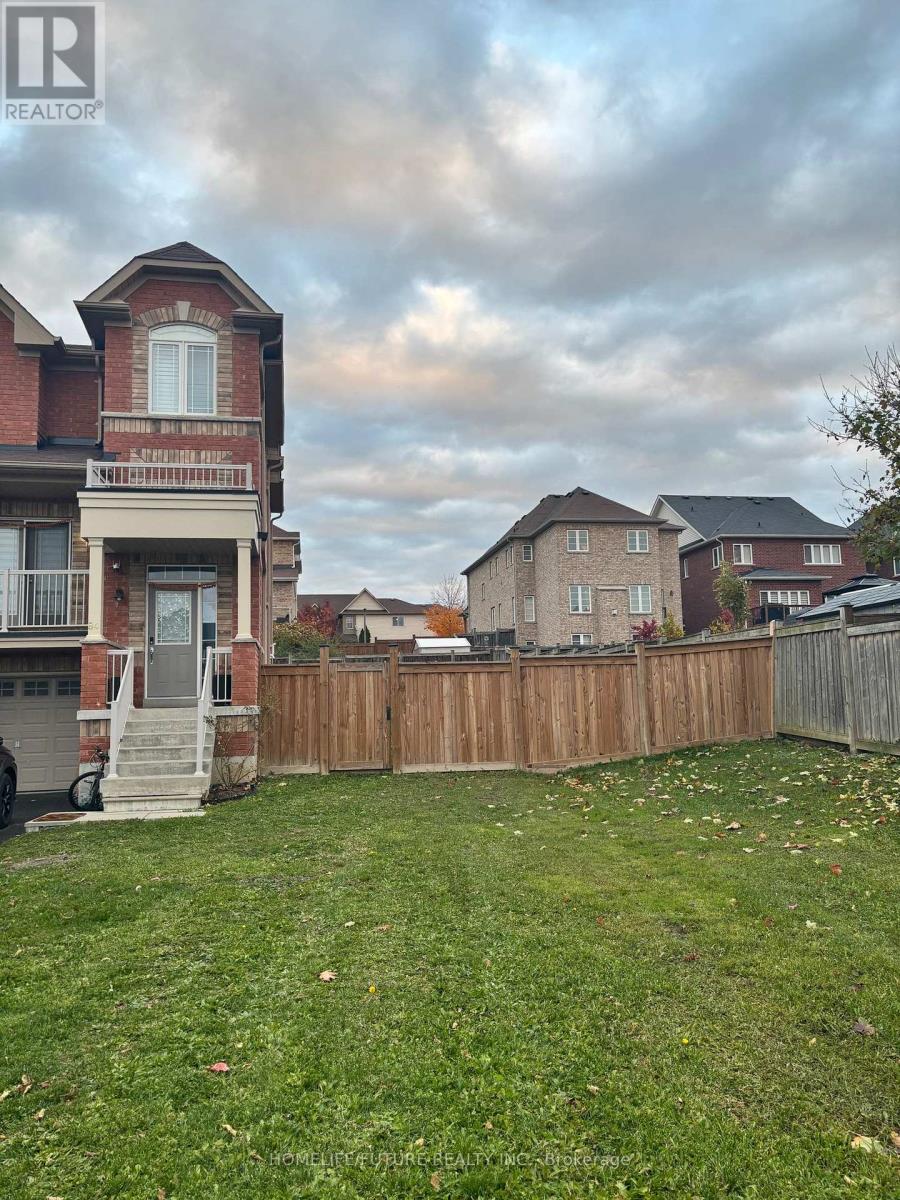 84 WIMBLEDON COURT, Whitby, Ontario