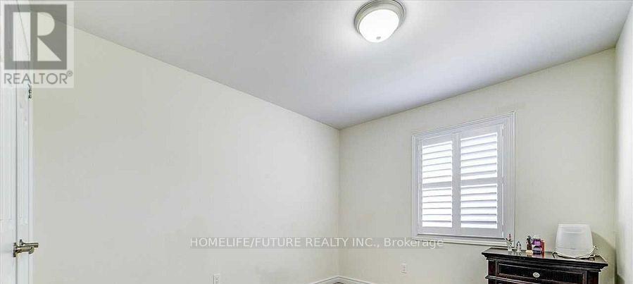 84 Wimbledon Court, Whitby, Ontario  L1P 0A6 - Photo 18 - E12441877