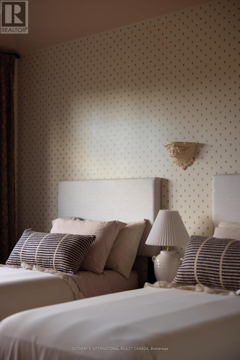 36 Rosemeade Avenue, Toronto, Ontario  M8Y 3A3 - Photo 31 - W12502514