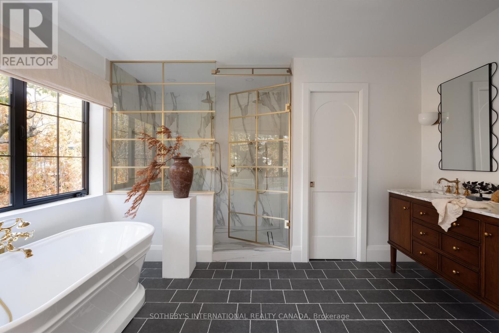 36 Rosemeade Avenue, Toronto, Ontario  M8Y 3A3 - Photo 24 - W12502514