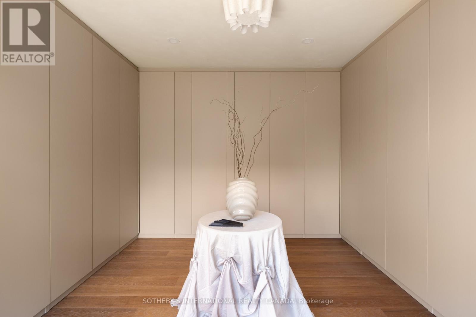 36 Rosemeade Avenue, Toronto, Ontario  M8Y 3A3 - Photo 22 - W12502514