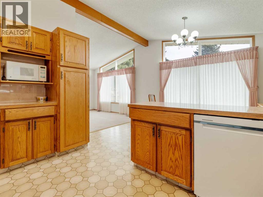 5906 55 Street, Taber, Alberta  T1G 1K3 - Photo 6 - A2264587