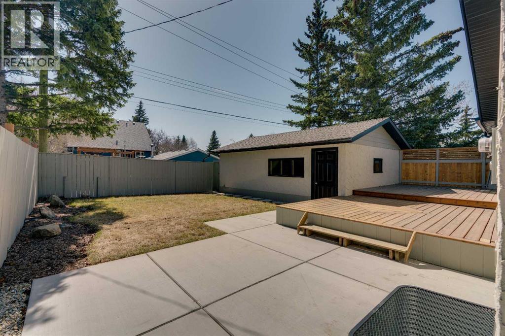 10704 Oakfield Drive Sw, Calgary, Alberta T2W 2C9 - Photo 42 - A2242097