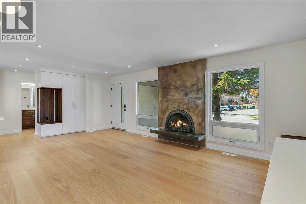 10704 Oakfield Drive Sw, Calgary, Alberta T2W 2C9 - Photo 7 - A2242097