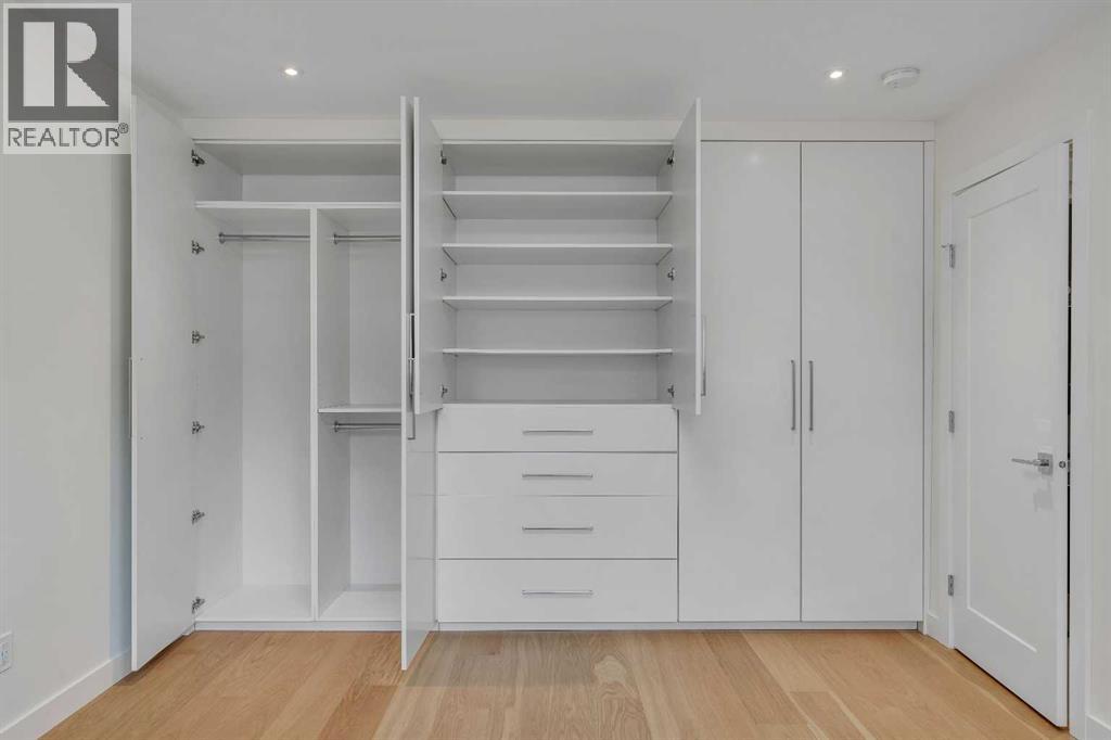 10704 Oakfield Drive Sw, Calgary, Alberta T2W 2C9 - Photo 23 - A2242097