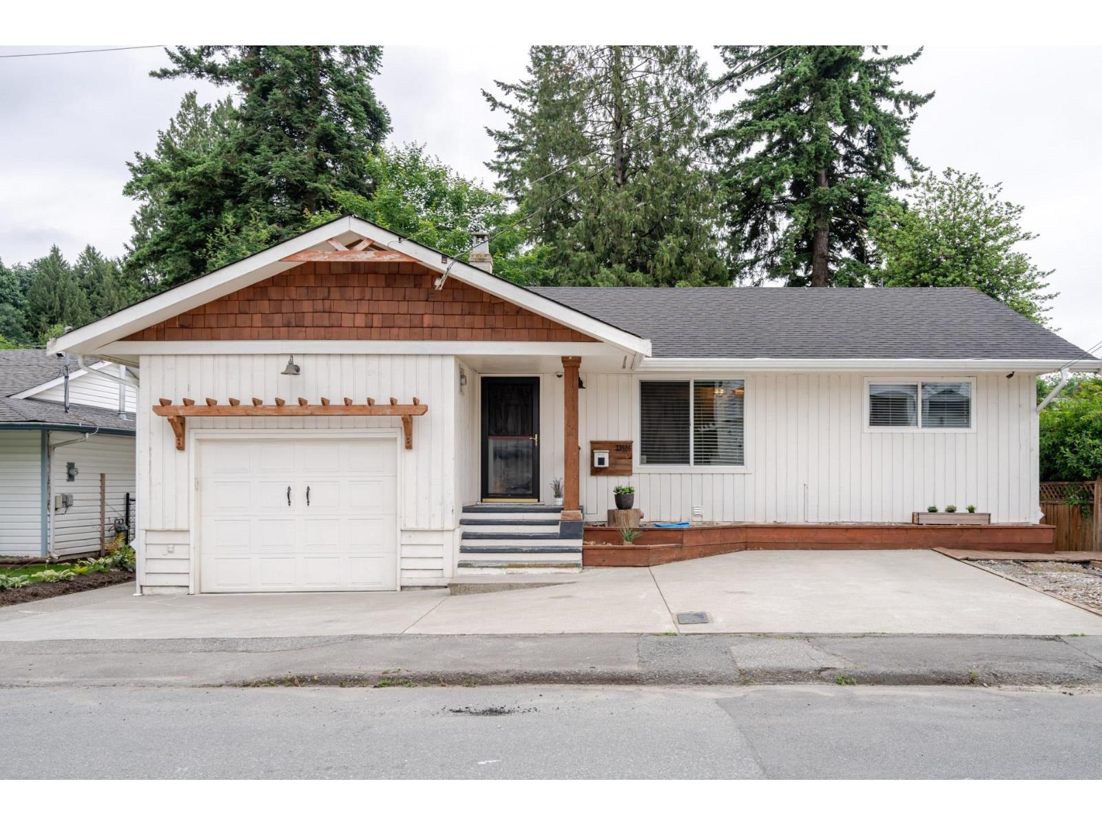 33986 Walnut Avenue, Abbotsford, British Columbia  V2S 2S5 - Photo 2 - R3015745