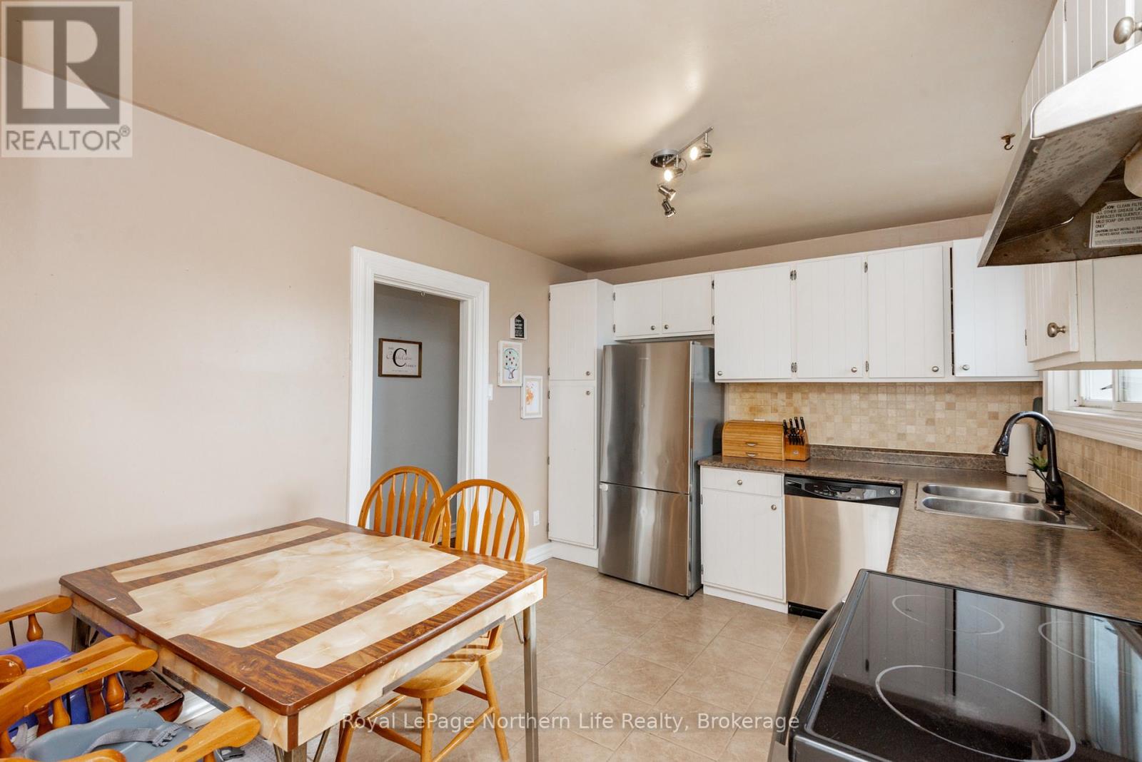 227 Terrace Lawn Drive, North Bay (Widdifield), Ontario  P1B 7P5 - Photo 11 - X12502876