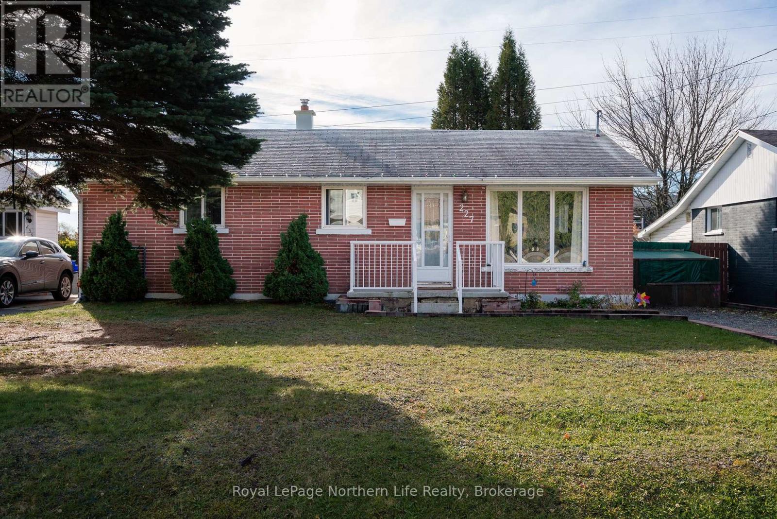 227 Terrace Lawn Drive, North Bay (Widdifield), Ontario  P1B 7P5 - Photo 2 - X12502876