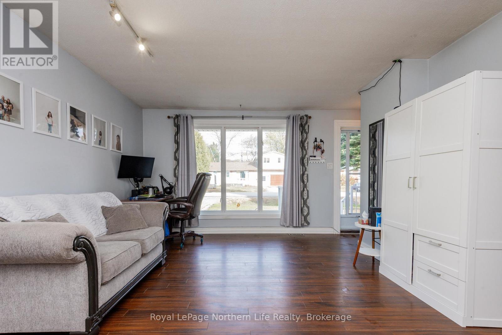 227 Terrace Lawn Drive, North Bay (Widdifield), Ontario  P1B 7P5 - Photo 4 - X12502876