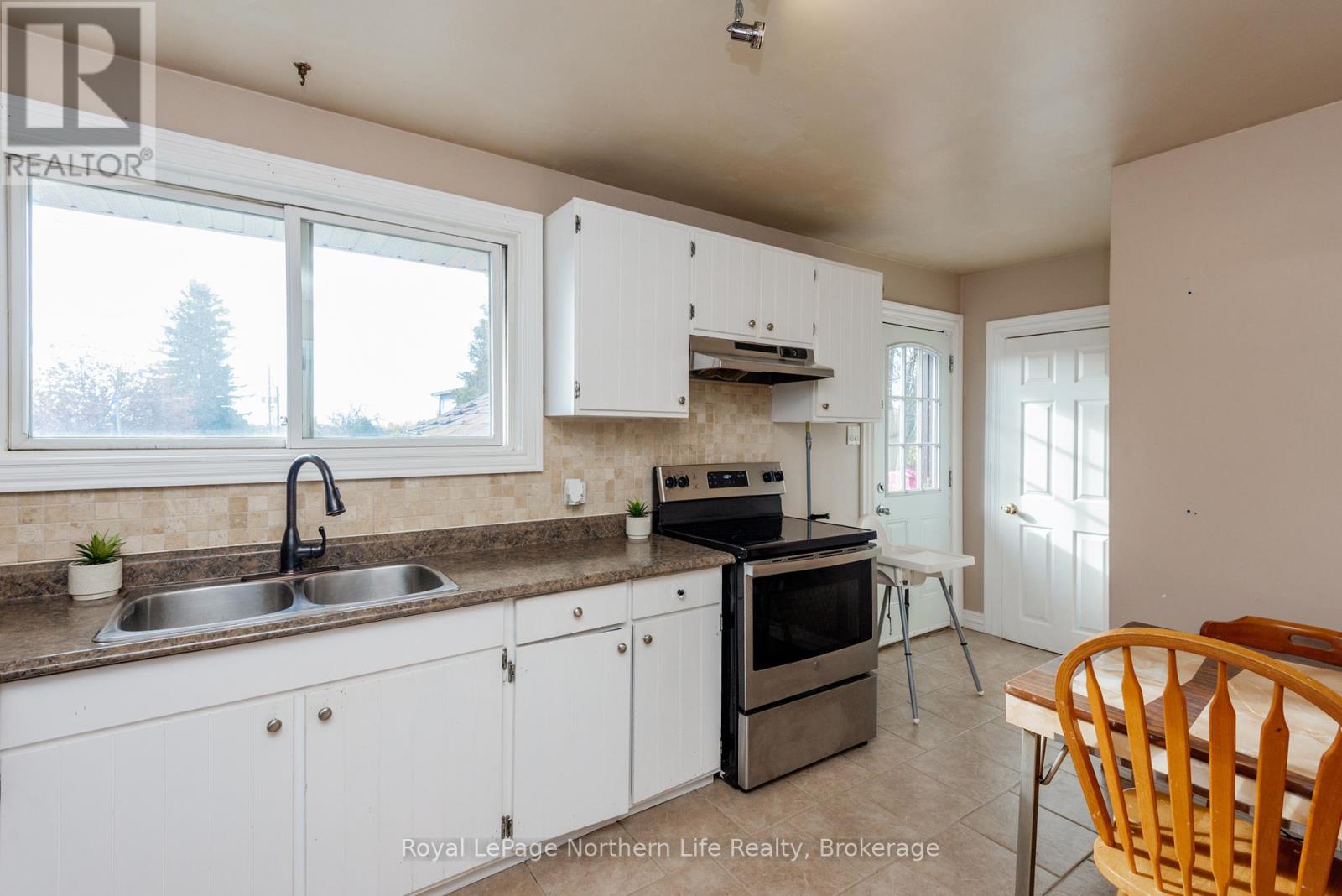 227 Terrace Lawn Drive, North Bay (Widdifield), Ontario  P1B 7P5 - Photo 9 - X12502876