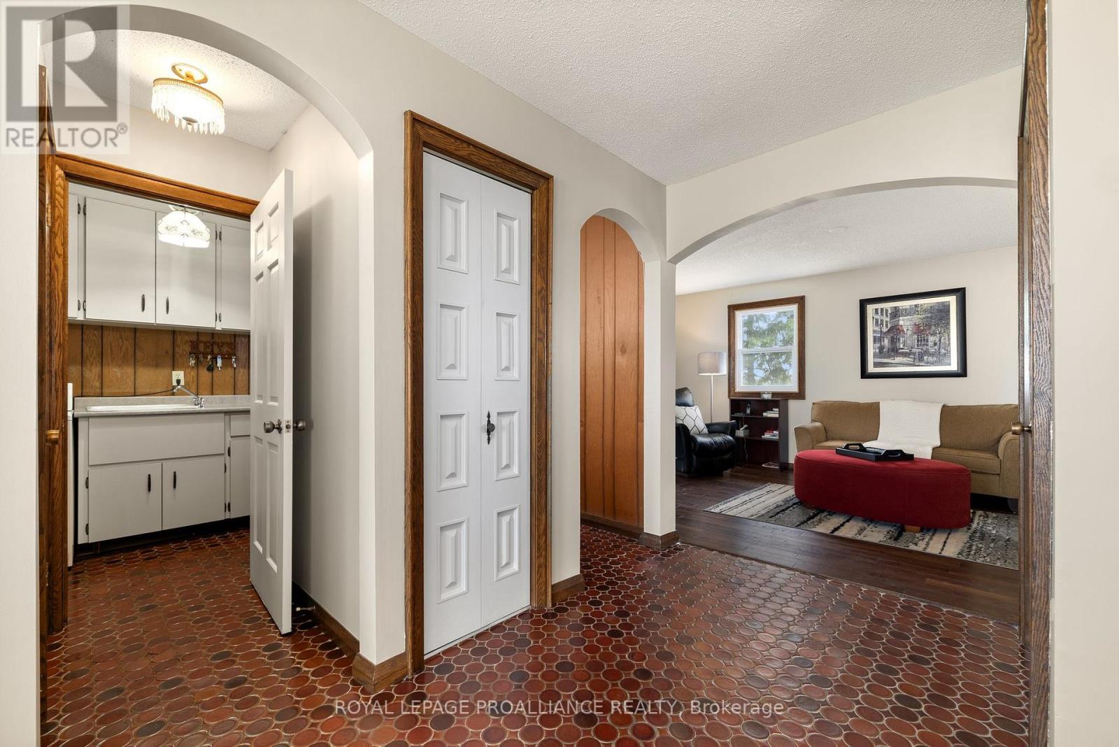 6864 Highway 62, Belleville, Ontario  K8N 0L7 - Photo 6 - X12236812